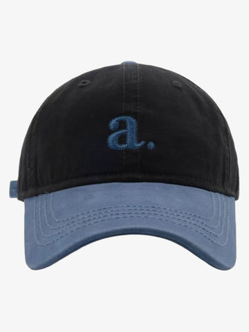 Gestickter Buchstabe „a“. Gewaschene Baseballkappe
