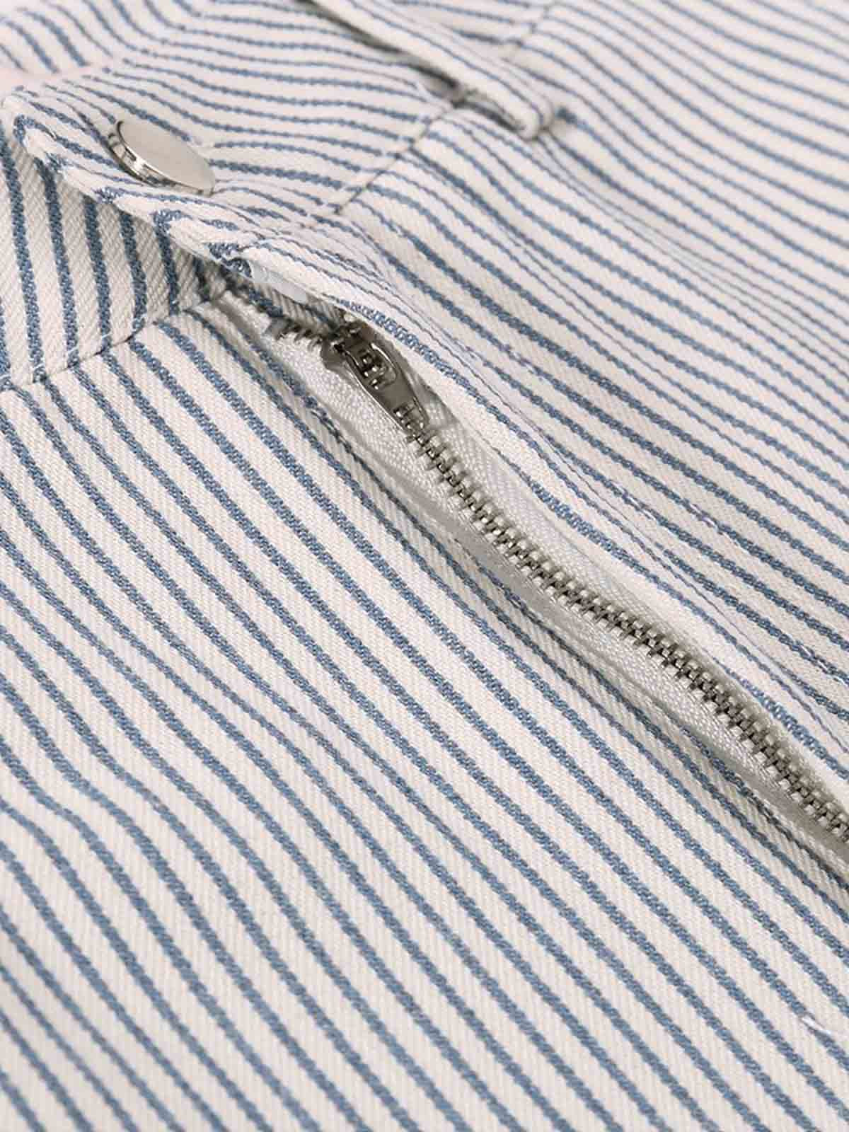 Plissierte, nadelgestreifte Shorts mit weitem Bein