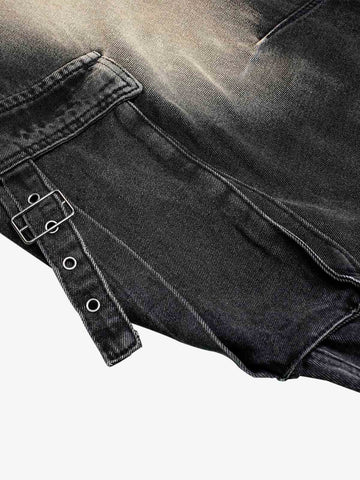 Dekonstruierte Cargo-Jeans mit vielen Taschen