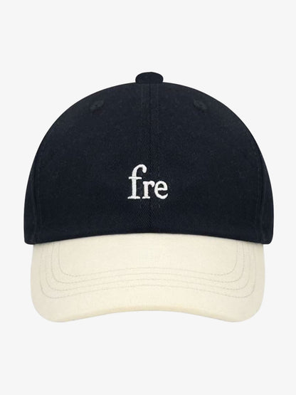 Minimalistische Baseballkappe mit kontrastierender Stickerei