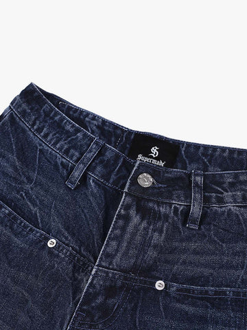 Weit geschnittene, gewaschene Jeansshorts