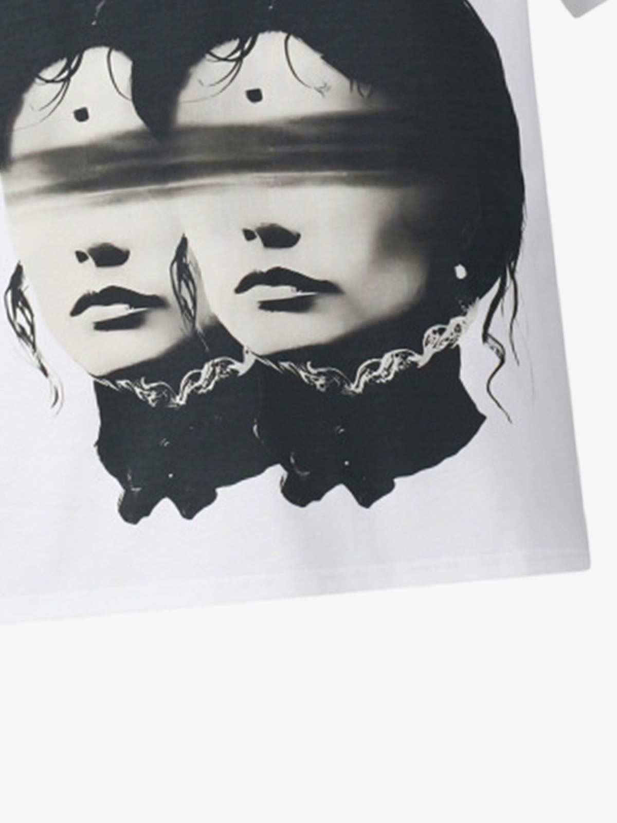 Surreales Zwillingsporträt-T-Shirt