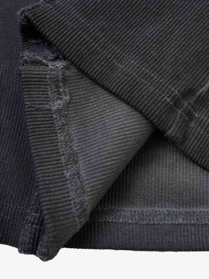 Strickweste mit sichtbaren Nähten