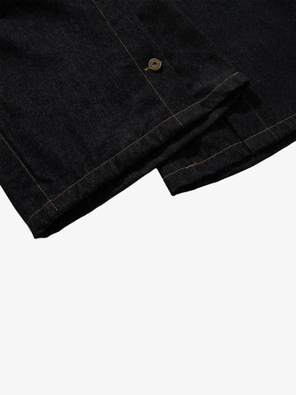 Doppelt geschnittene Jeansshorts mit mehreren Knöpfen