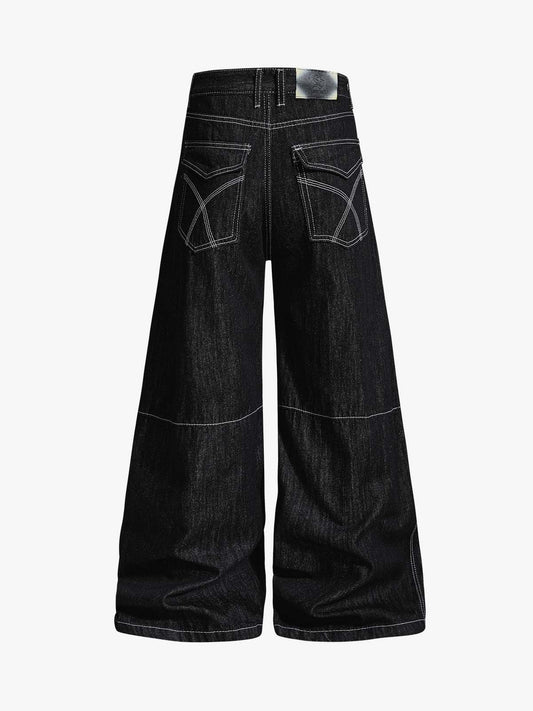 Baggy Jeans mit quadratischen Nietenbesatz