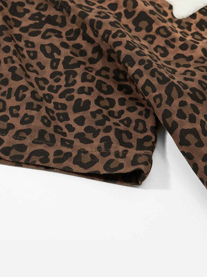 Kurzarmhemd mit Leopardenmuster