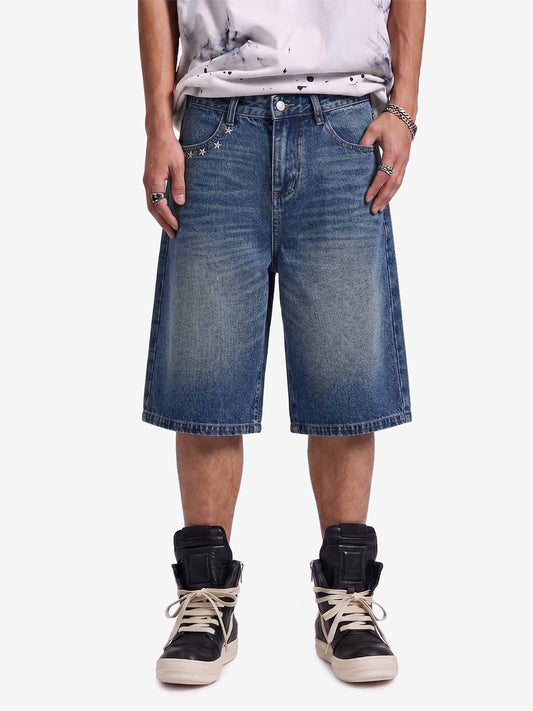 Jeansshorts mit Sternenstickerei und Nieten