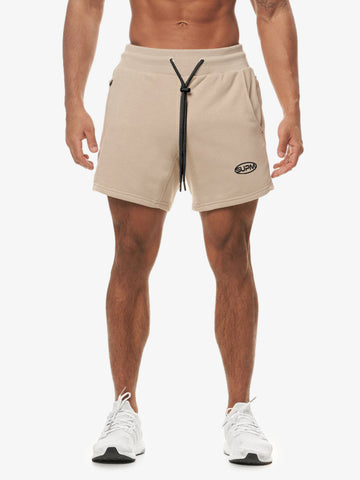 Minimalistische Shorts mit kleinem Logo