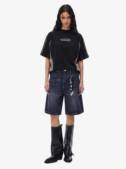 Weit geschnittene, gewaschene Jeansshorts