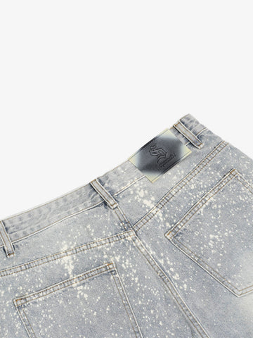 Jeansshorts mit Farbspritzern