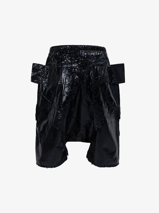 Glänzende Cargo-Shorts aus Kunstleder